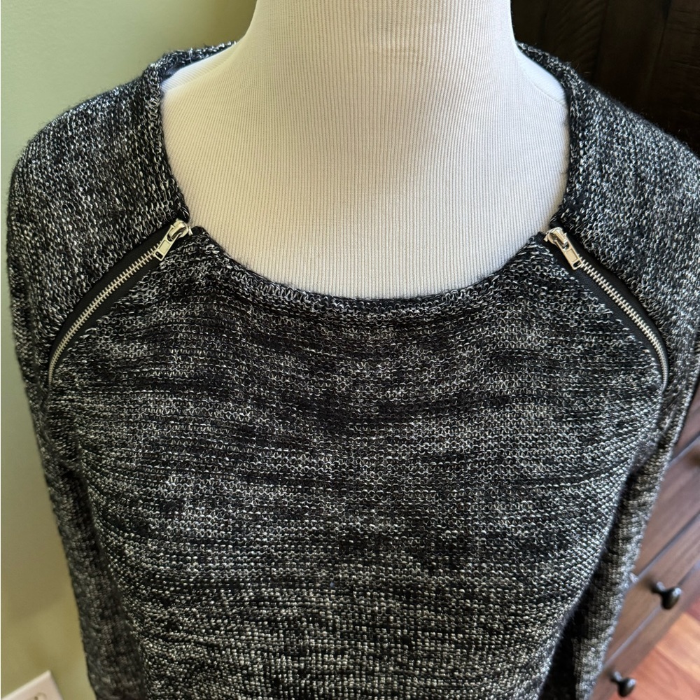 Papillon lightweight Knit Top/Silver, Grey & Black - L